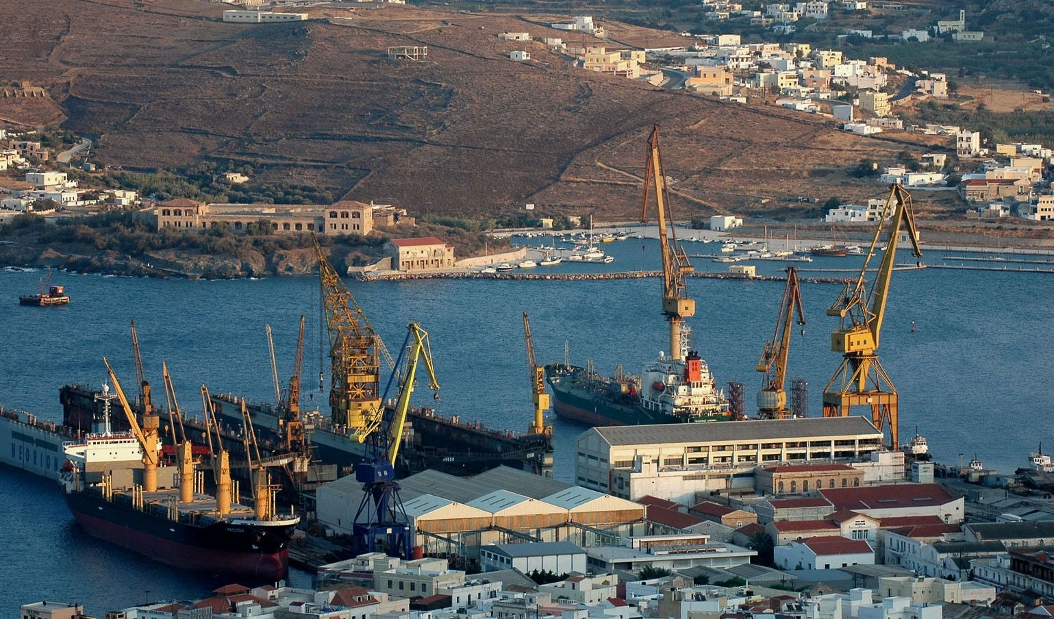 Συμμαχία κορυφής ΗΠΑ και Γαλλίας στα Ναυπηγεία Νεωρίου Σύρου για να πετάξουν εκτός Ελλάδας την Γερμανία